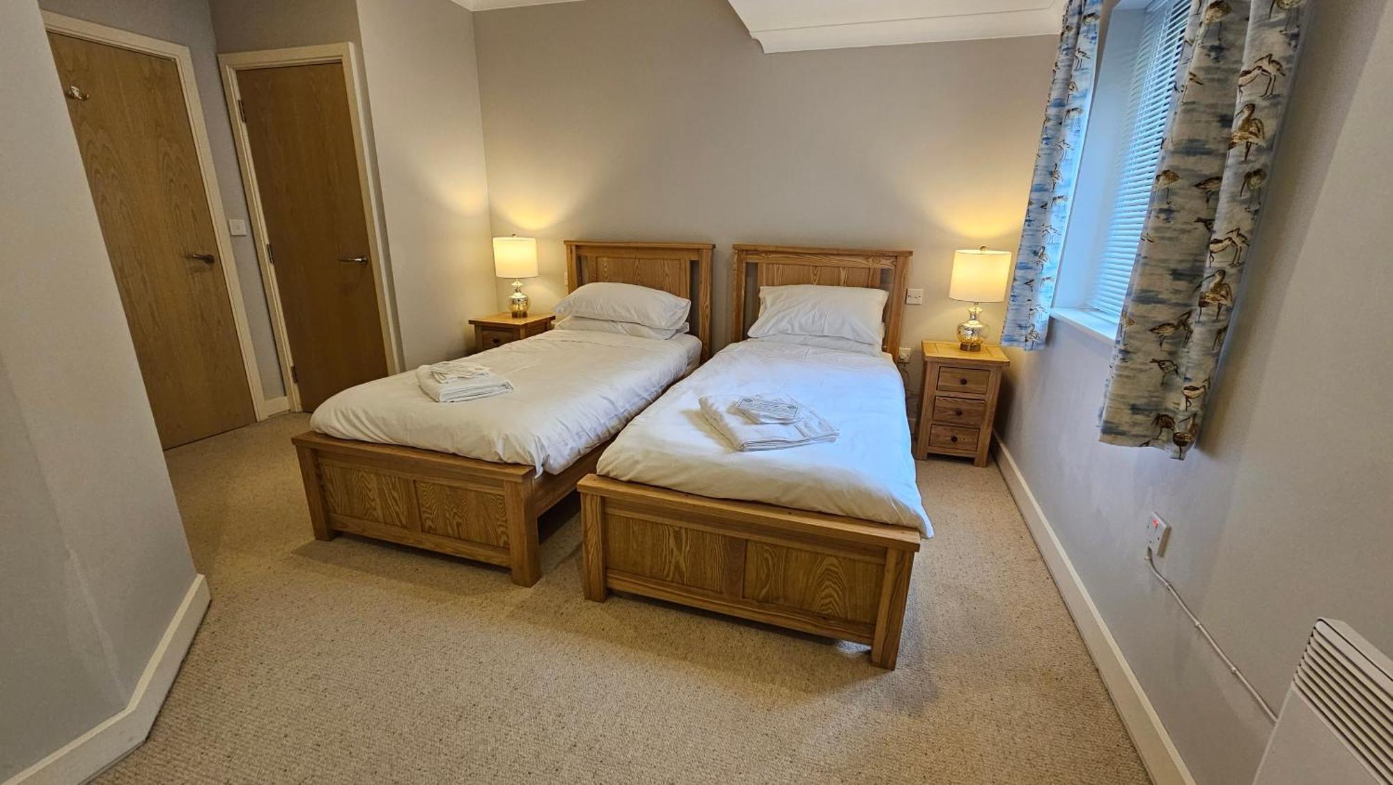 Castle Pond House Apartamento Pembroke Exterior foto